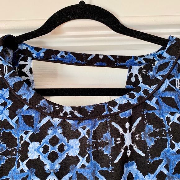 Floral Cutout Boxy Top, blue, size extra small - Picture 2 of 5